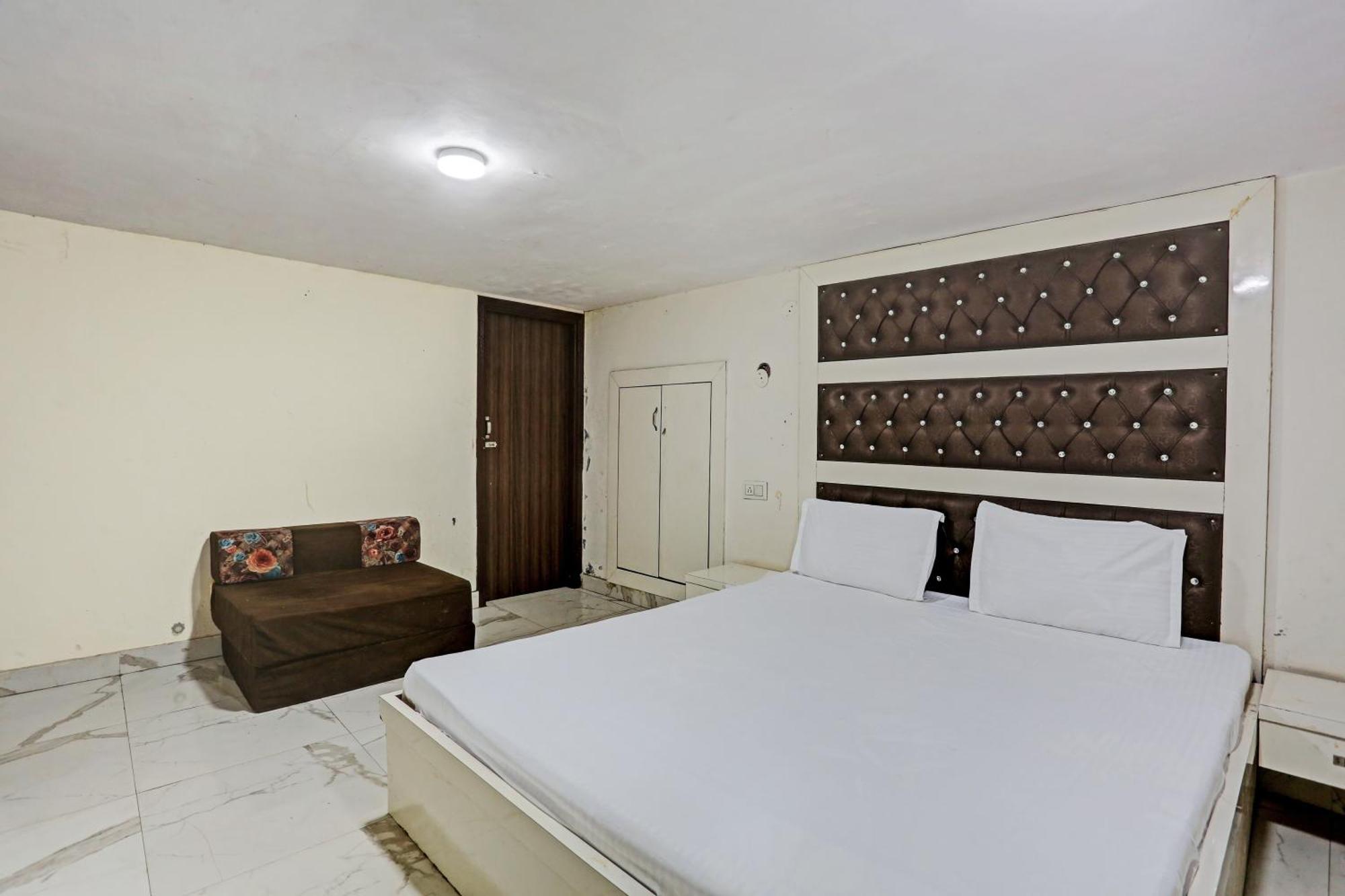 Hotel O Saffron Night Stay Amritsar Bagian luar foto