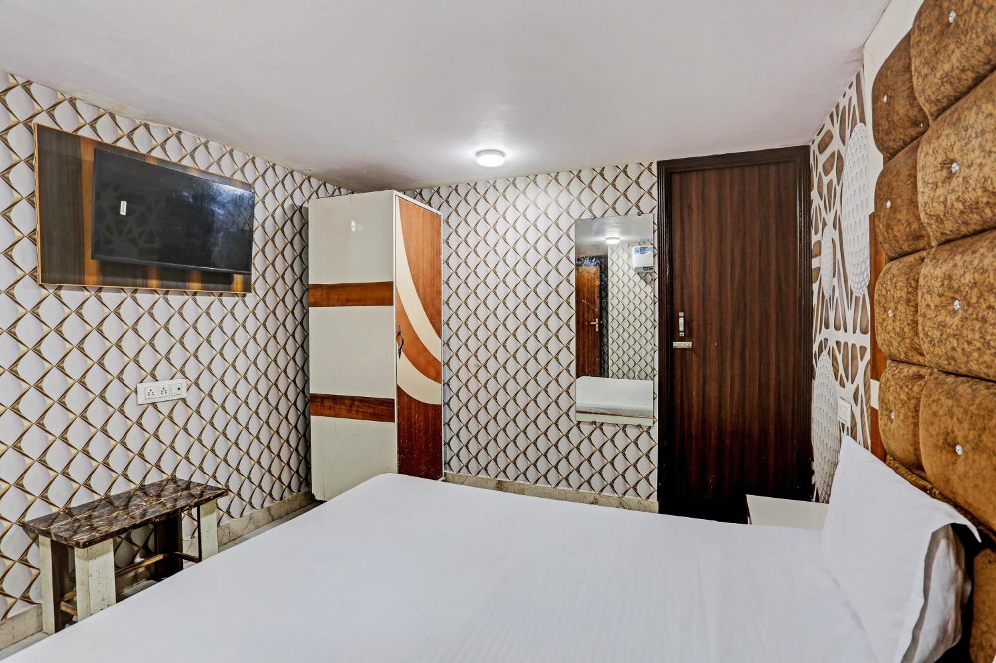 Hotel O Saffron Night Stay Amritsar Bagian luar foto