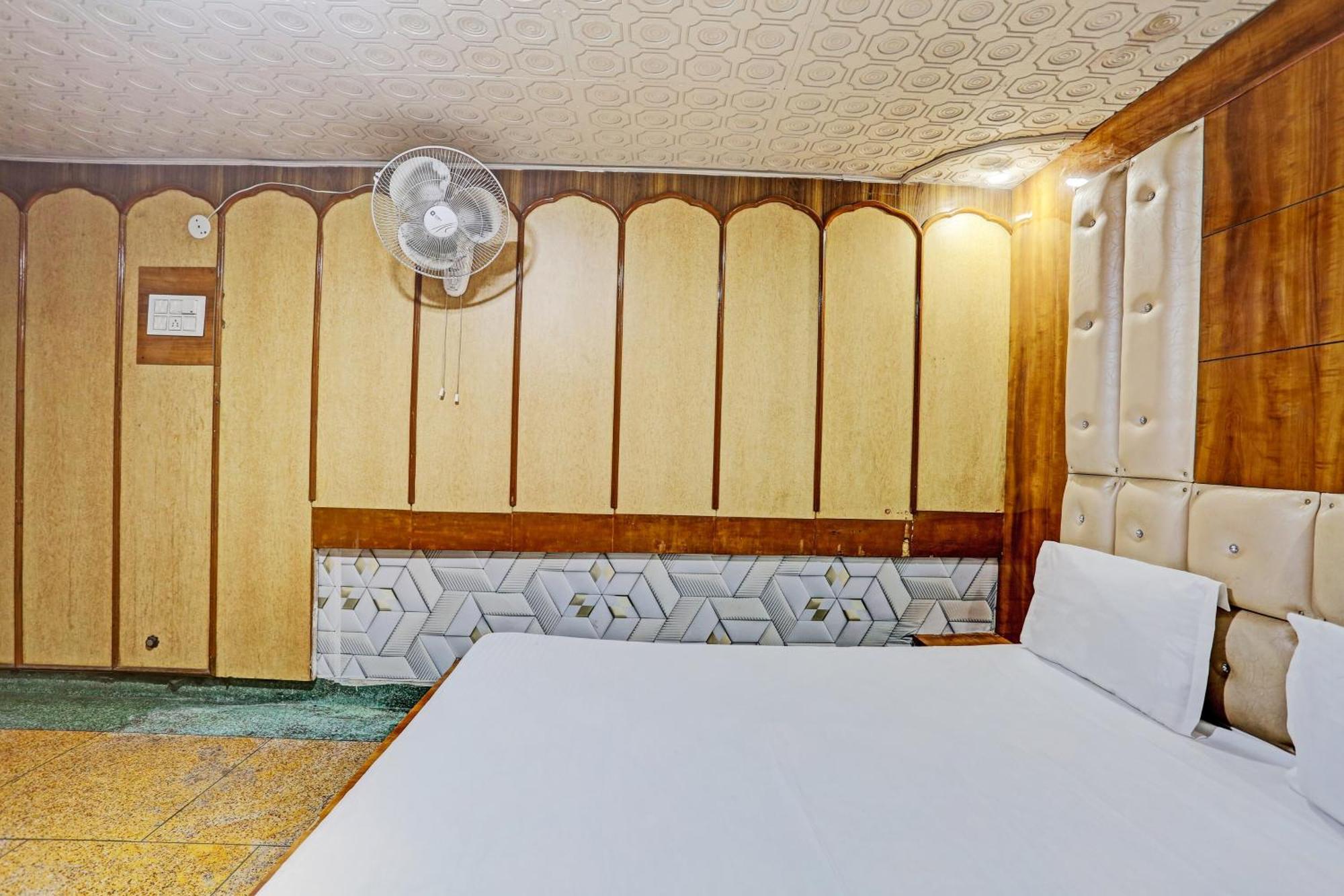 Hotel O Saffron Night Stay Amritsar Bagian luar foto