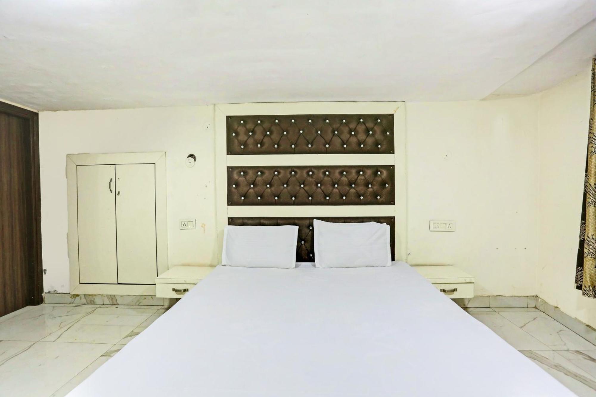 Hotel O Saffron Night Stay Amritsar Bagian luar foto
