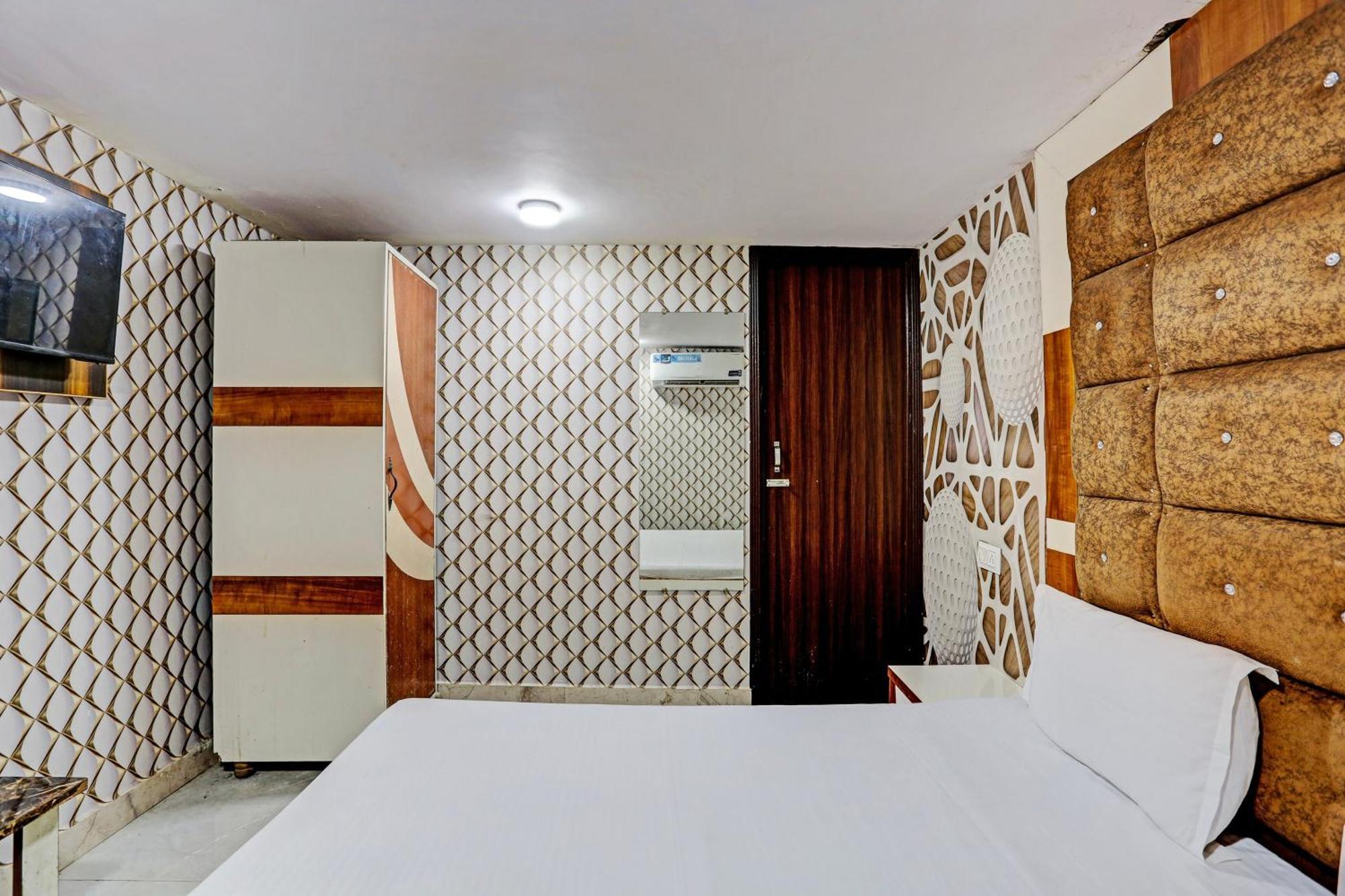 Hotel O Saffron Night Stay Amritsar Bagian luar foto